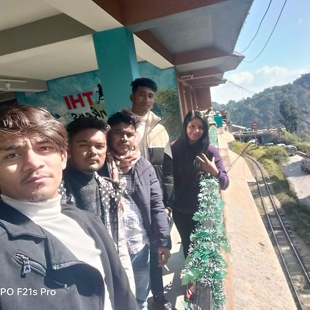 Pathi Bunkers Hostel ดาร์จีลิง ภายนอก รูปภาพ