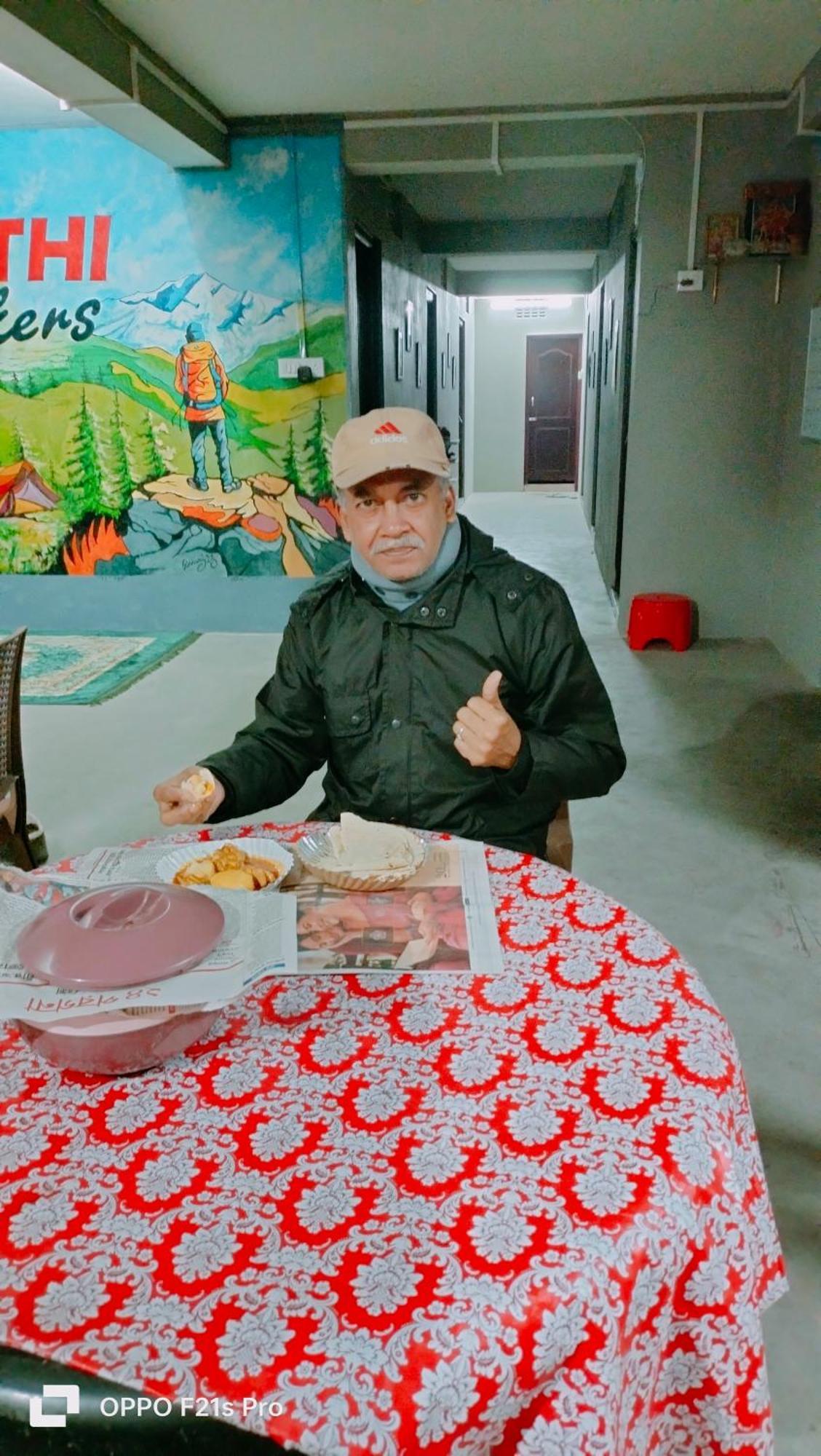 Pathi Bunkers Hostel ดาร์จีลิง ภายนอก รูปภาพ